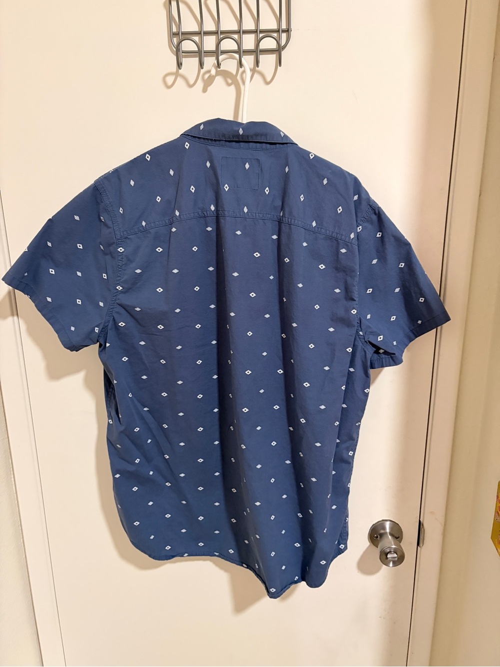 Hollister Blue Short-Sleeve Printed Button-Down Shirt - Picture 4 of 4